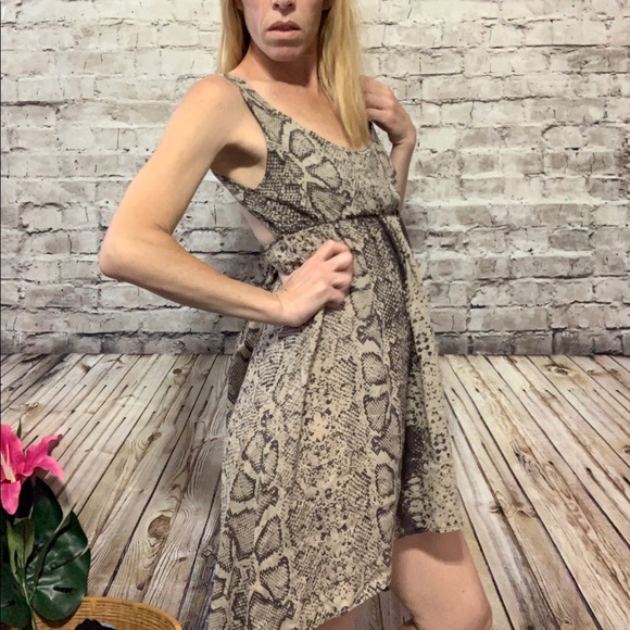 ‼️RVCA Snake Print High love Dress XS‼️ - Picture 5 of 8